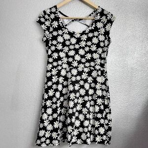 Joe Benbasset Juniors Black Flowered Dress    Size L